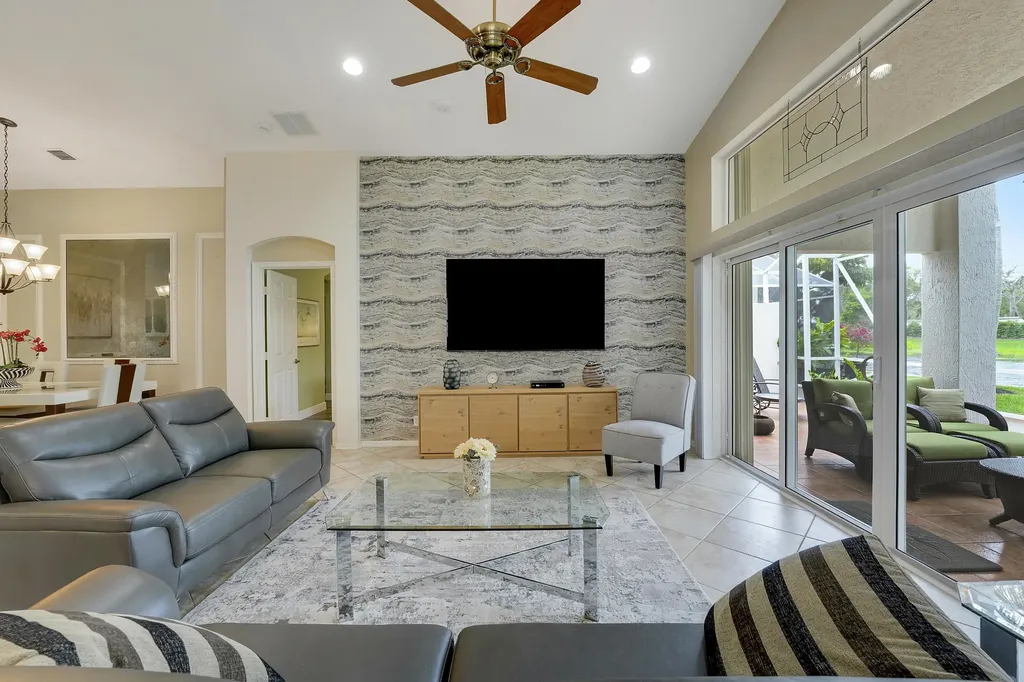 6818 Rienzo Street Lake Worth FL 33467