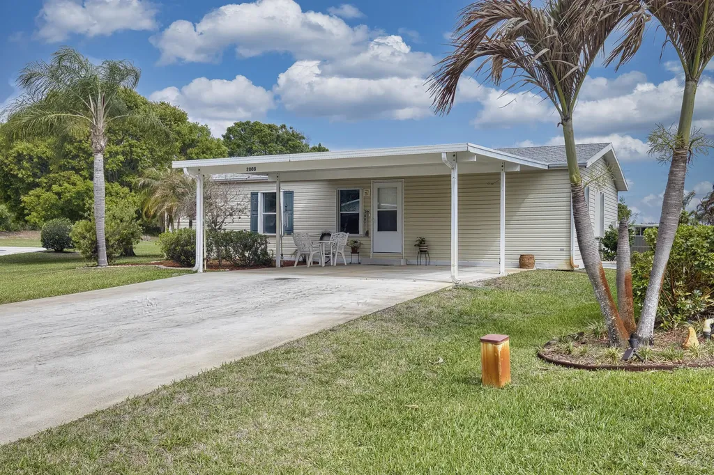 2808 Slice Court Port St Lucie FL 34952