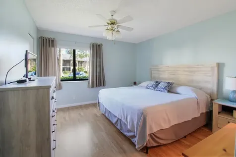 407 Pine Glen Lane Greenacres FL 33463