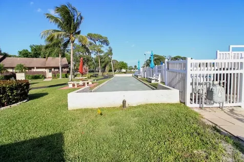 407 Pine Glen Lane Greenacres FL 33463