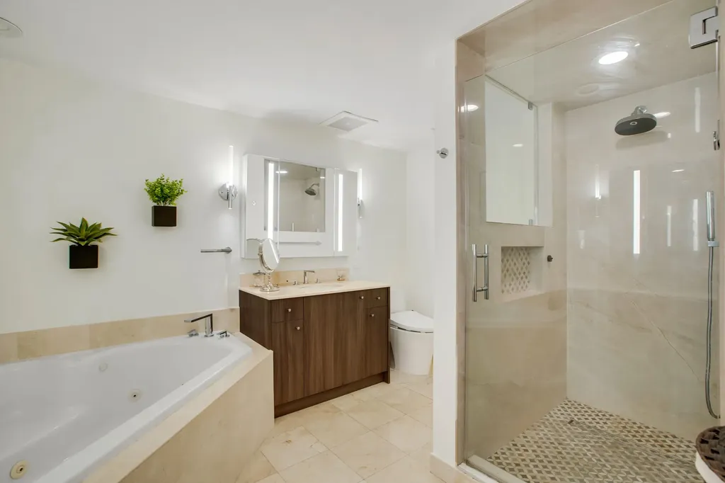 1111 E Las Olas Boulevard Fort Lauderdale FL 33301