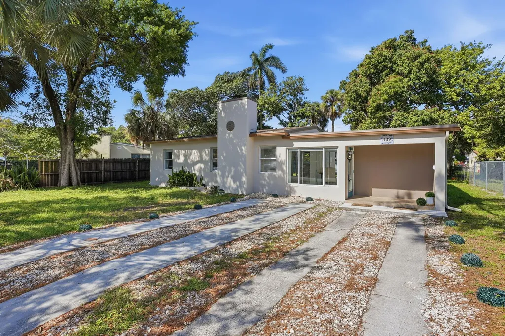 139 SW 21st Way Fort Lauderdale FL 33312