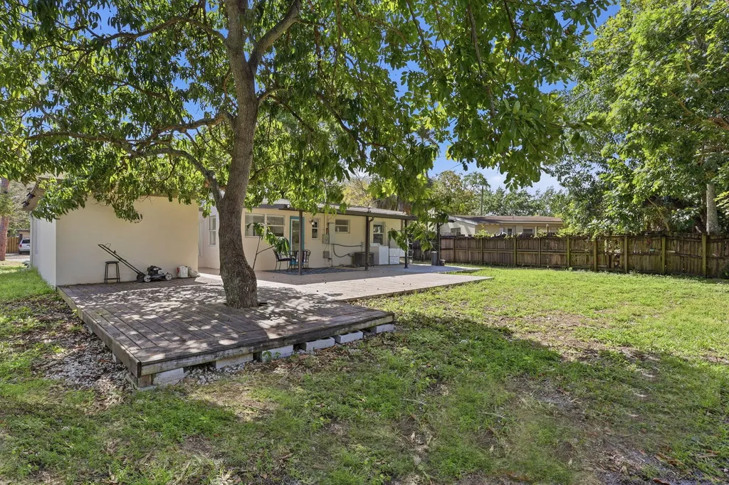 139 SW 21st Way Fort Lauderdale FL 33312