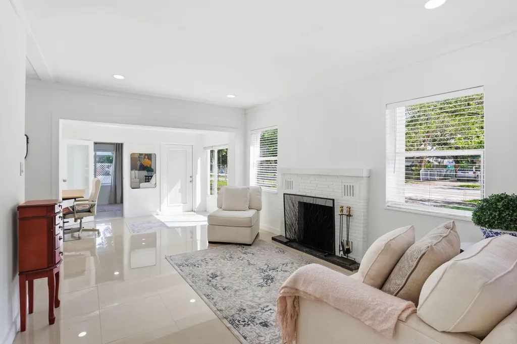 139 SW 21st Way Fort Lauderdale FL 33312