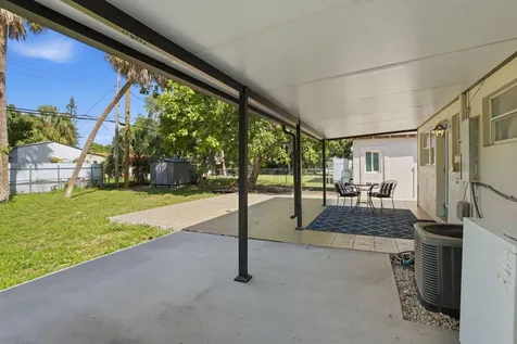 139 SW 21st Way Fort Lauderdale FL 33312