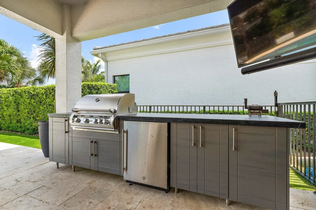 5611 Delacroix Terrace Palm Beach Gardens FL 33418
