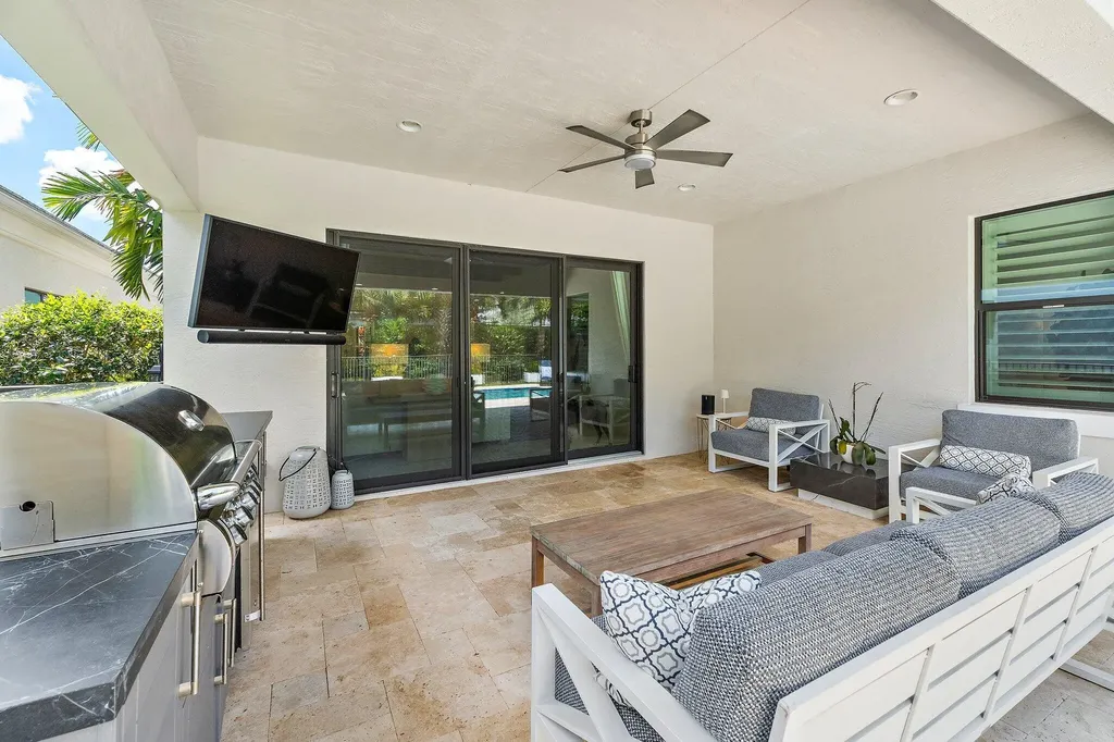 5611 Delacroix Terrace Palm Beach Gardens FL 33418