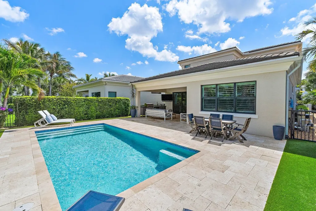 5611 Delacroix Terrace Palm Beach Gardens FL 33418
