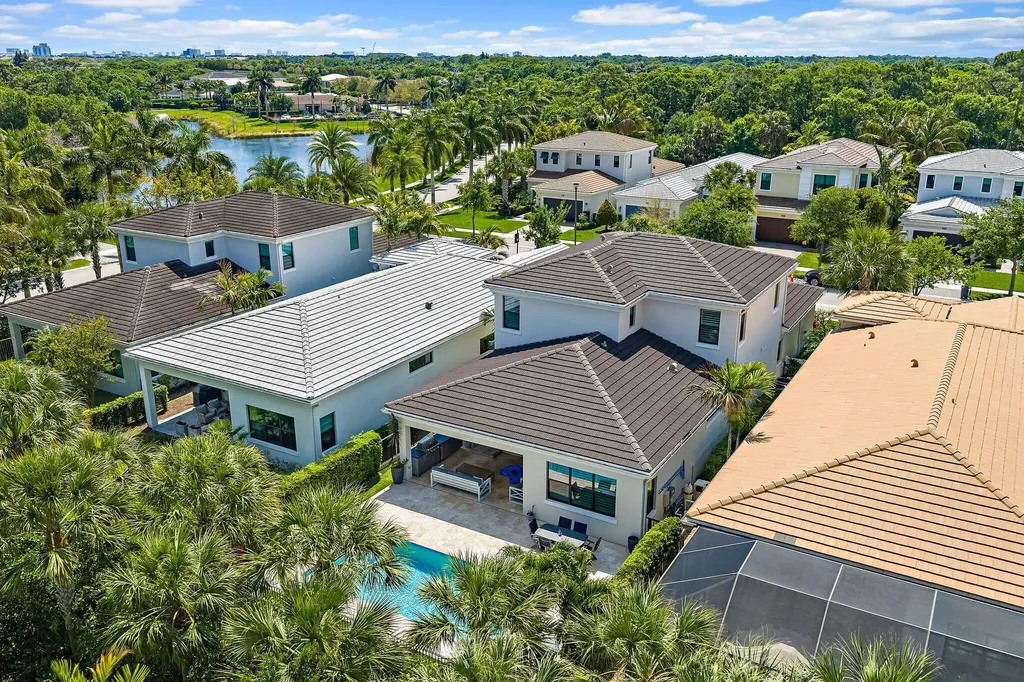5611 Delacroix Terrace Palm Beach Gardens FL 33418