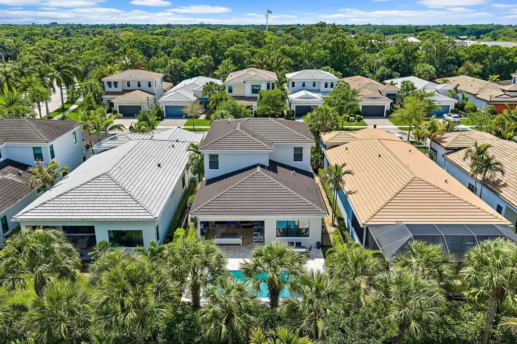 5611 Delacroix Terrace Palm Beach Gardens FL 33418
