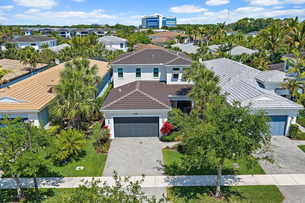 5611 Delacroix Terrace Palm Beach Gardens FL 33418