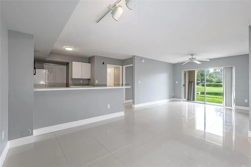 2600 S University Drive Davie FL 33328