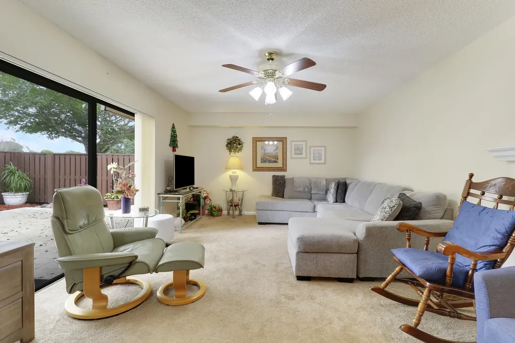 6645 66th Way West Palm Beach FL 33409