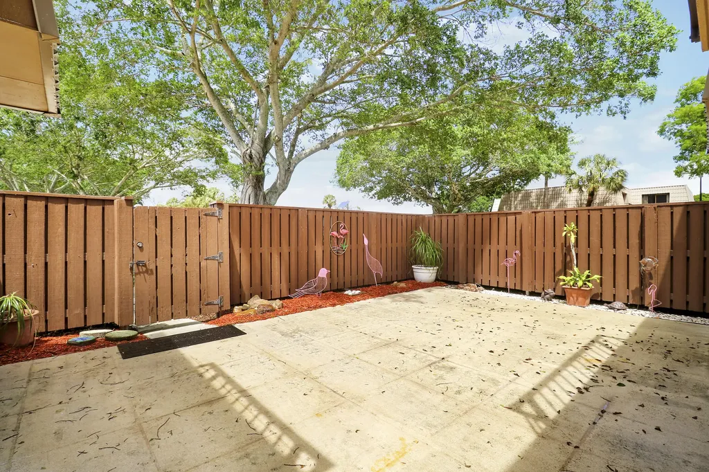 6645 66th Way West Palm Beach FL 33409