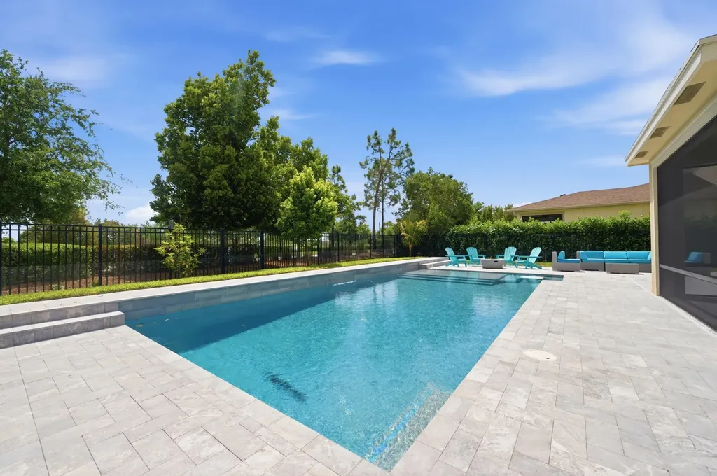 1096 Sterling Pine Place Loxahatchee FL 33470