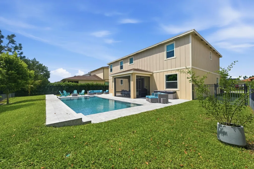 1096 Sterling Pine Place Loxahatchee FL 33470