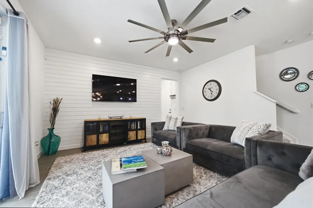 1096 Sterling Pine Place Loxahatchee FL 33470