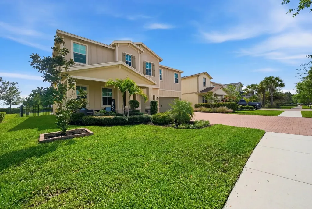 1096 Sterling Pine Place Loxahatchee FL 33470