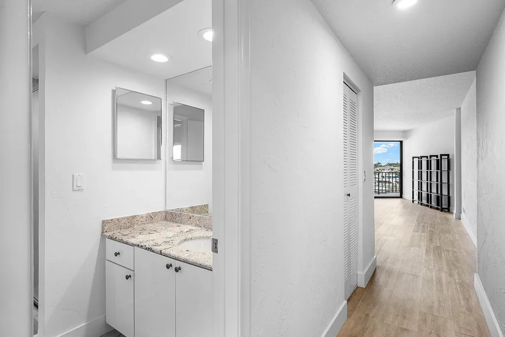 1035 S Federal Highway Delray Beach FL 33483