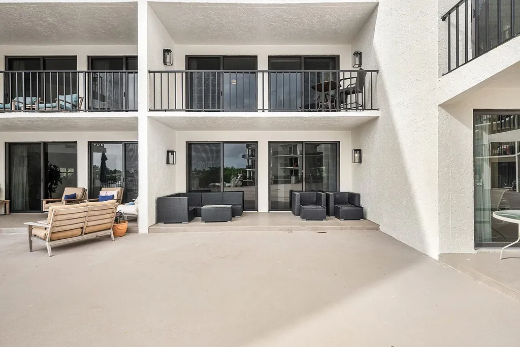 1035 S Federal Highway Delray Beach FL 33483