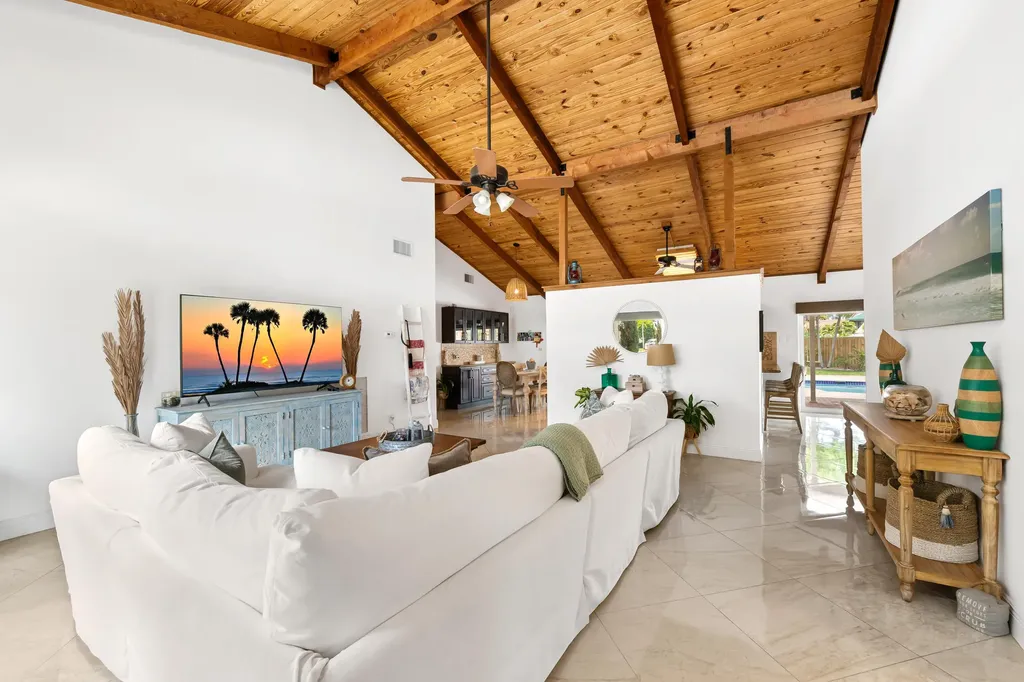21521 E Hollandaire Drive Drive E Boca Raton FL 33433