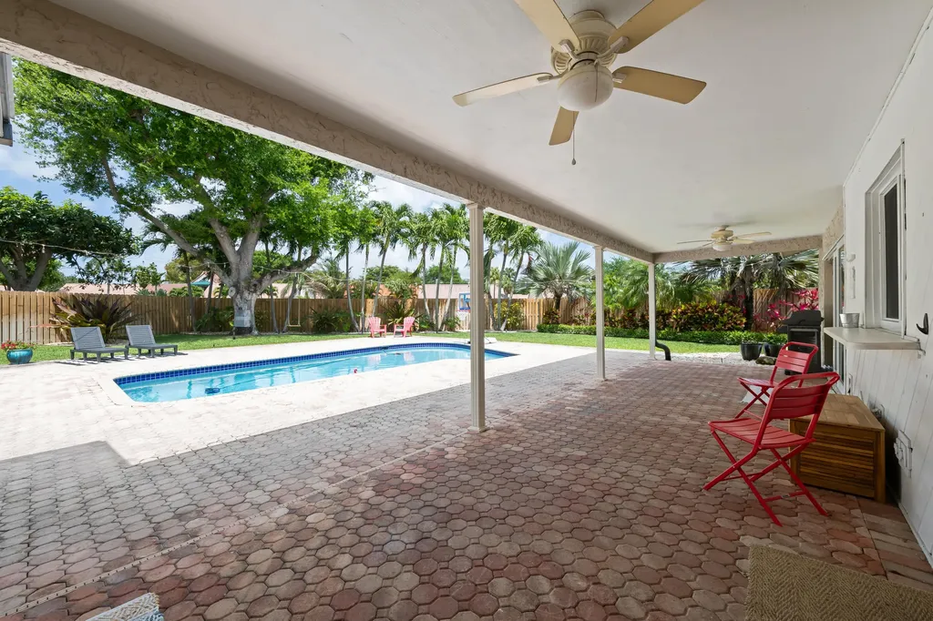 21521 E Hollandaire Drive Drive E Boca Raton FL 33433