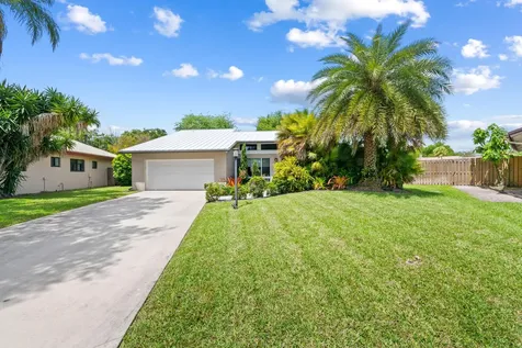 21521 E Hollandaire Drive Drive E Boca Raton FL 33433
