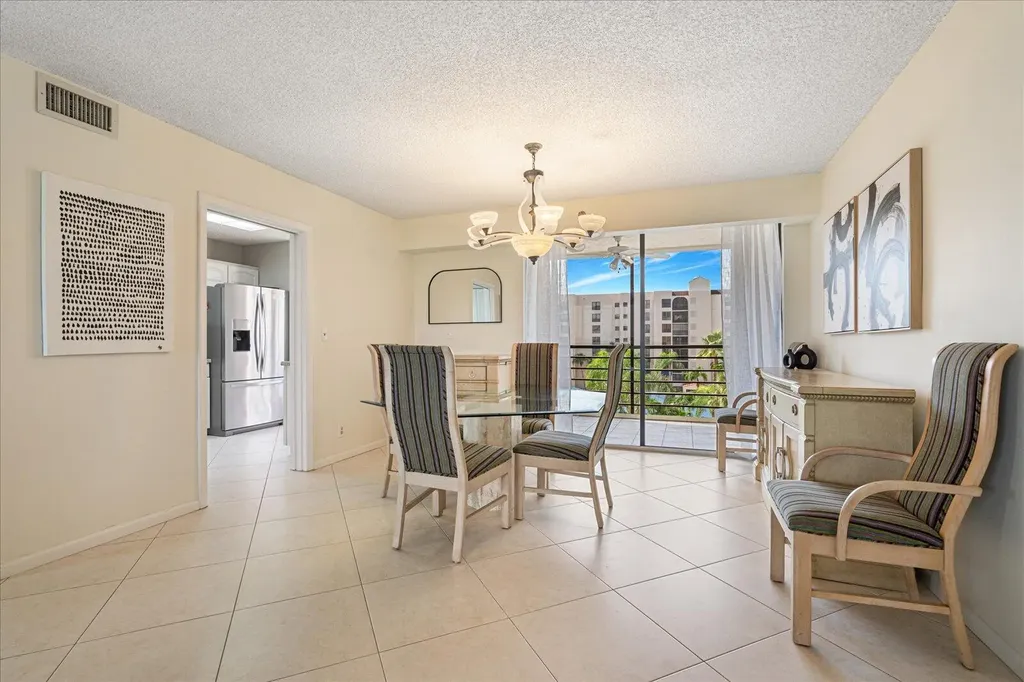 7564 Regency Lake Drive Boca Raton FL 33433