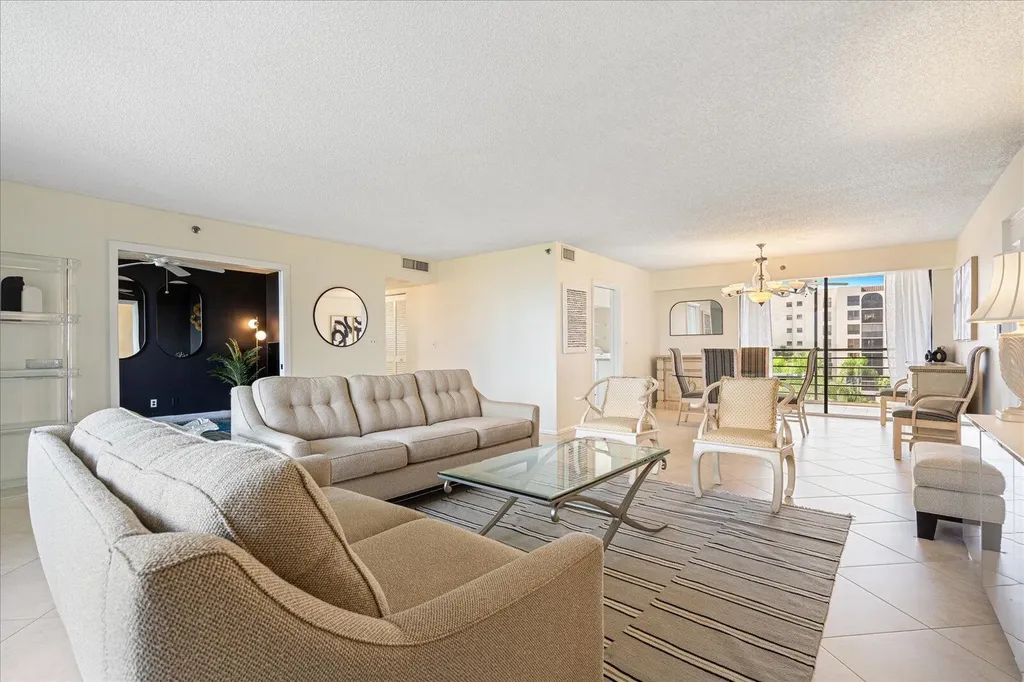 7564 Regency Lake Drive Boca Raton FL 33433