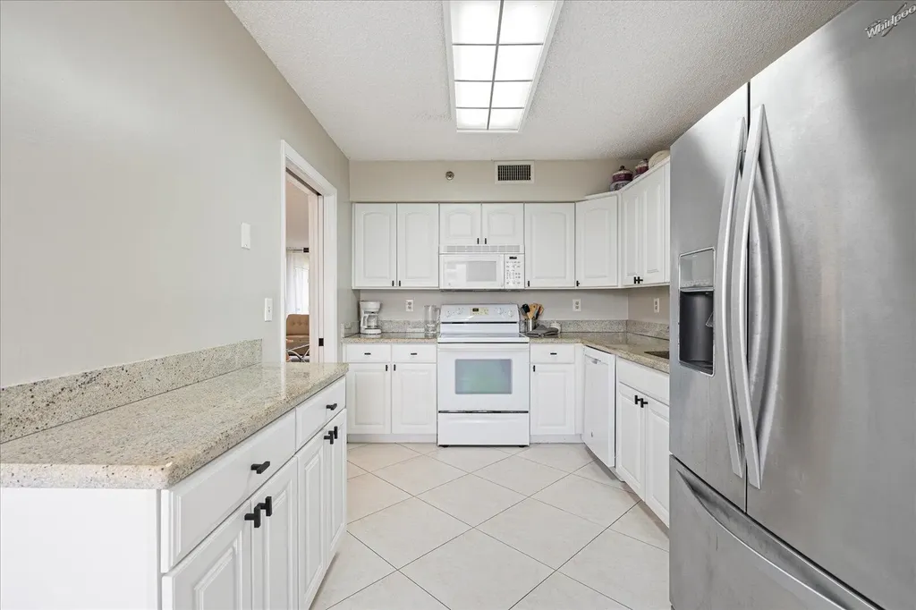 7564 Regency Lake Drive Boca Raton FL 33433