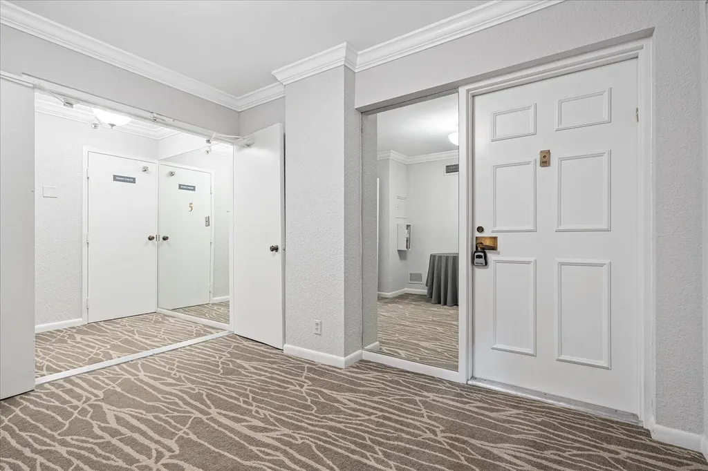 7564 Regency Lake Drive Boca Raton FL 33433