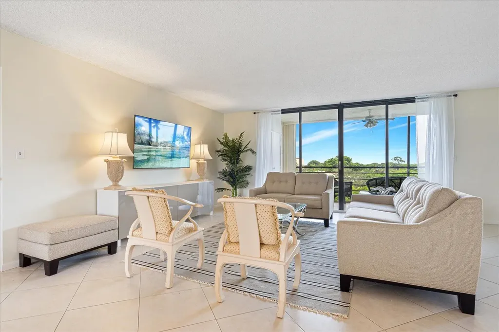 7564 Regency Lake Drive Boca Raton FL 33433