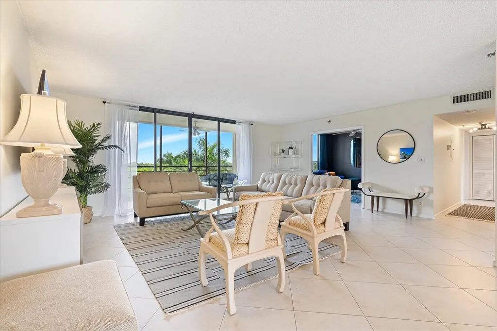 7564 Regency Lake Drive Boca Raton FL 33433