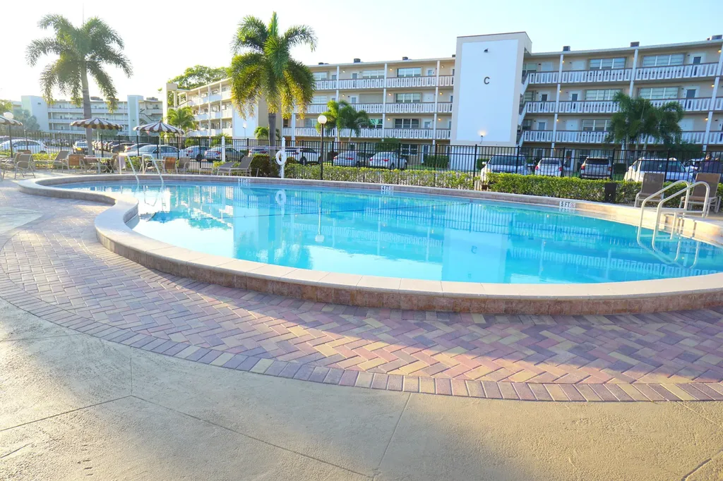 401 Southampton A West Palm Beach FL 33417