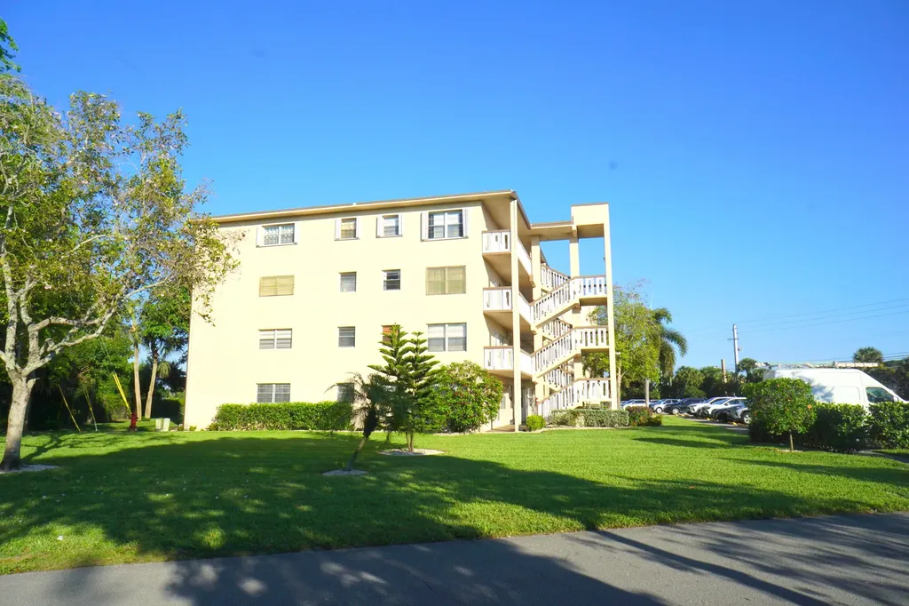 401 Southampton A West Palm Beach FL 33417