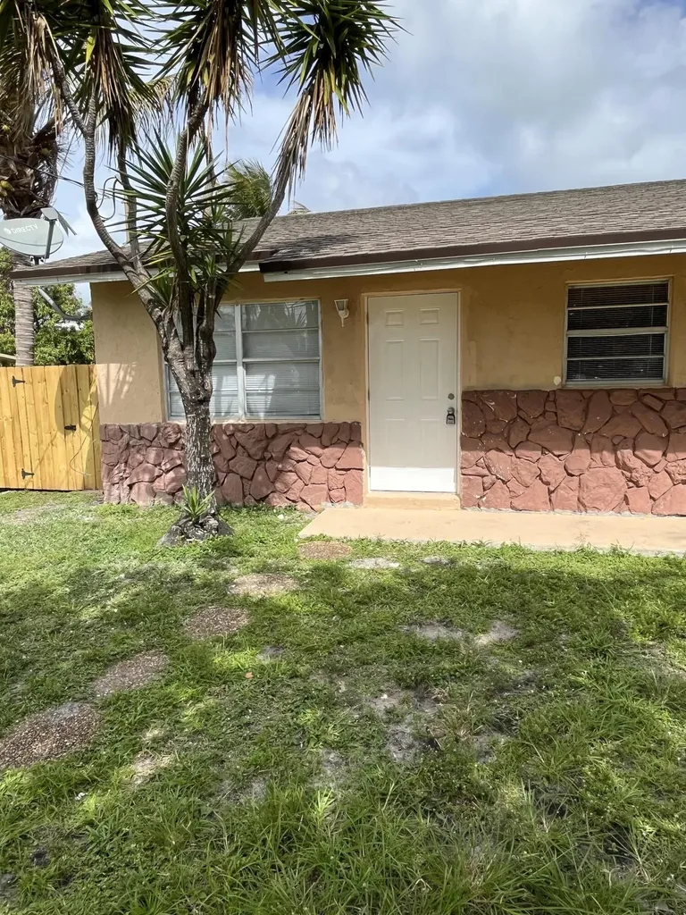 1045 Miami Boulevard Delray Beach FL 33483