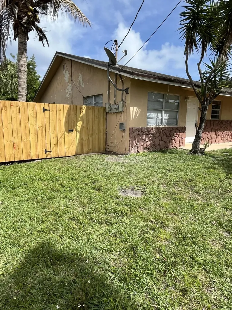 1045 Miami Boulevard Delray Beach FL 33483