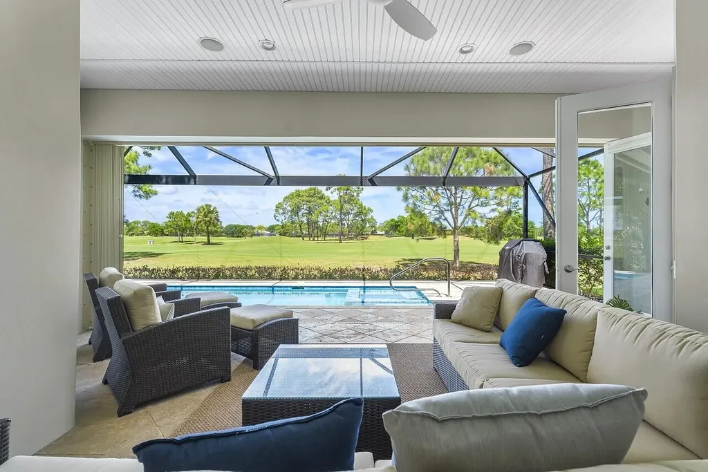 842 Carolina Circle SW Vero Beach FL 32962