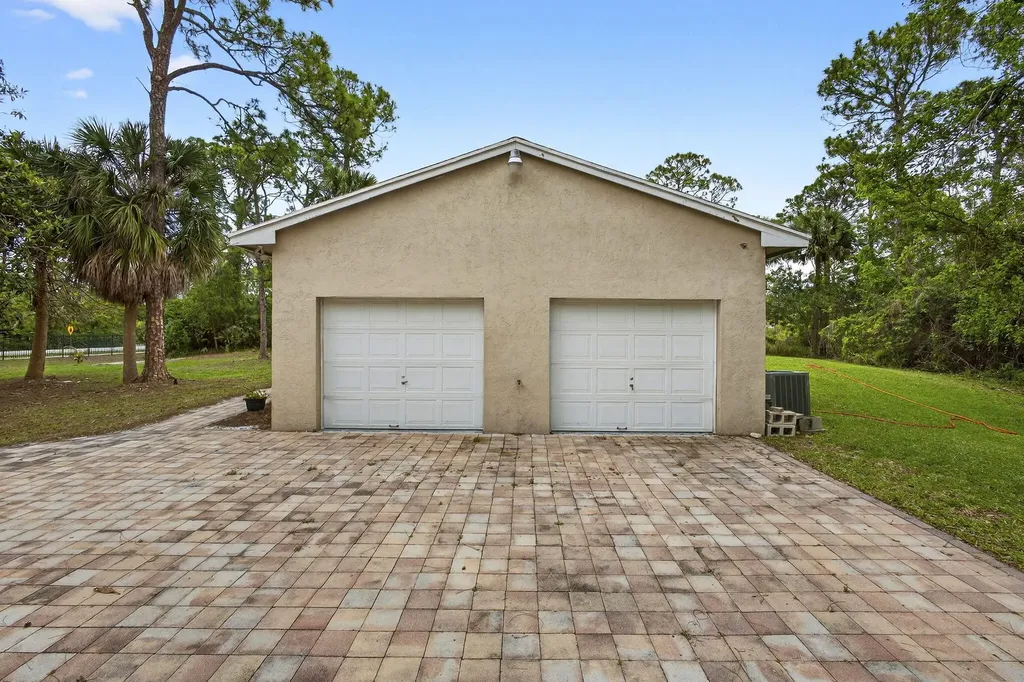 16932 Okeechobee Boulevard The Acreage FL 33470