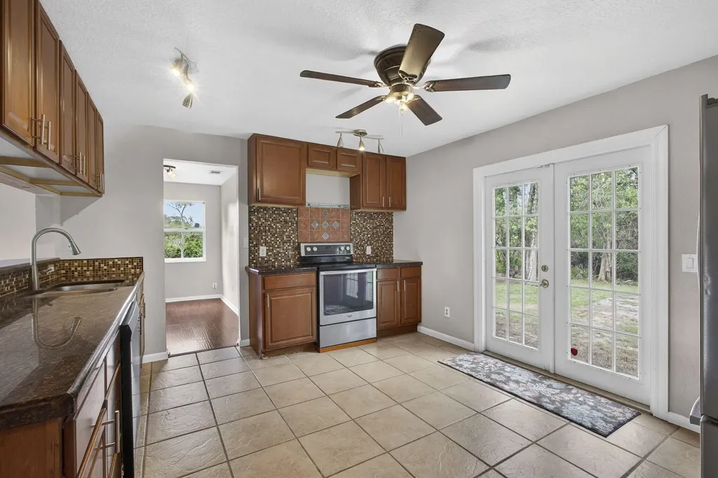16932 Okeechobee Boulevard The Acreage FL 33470