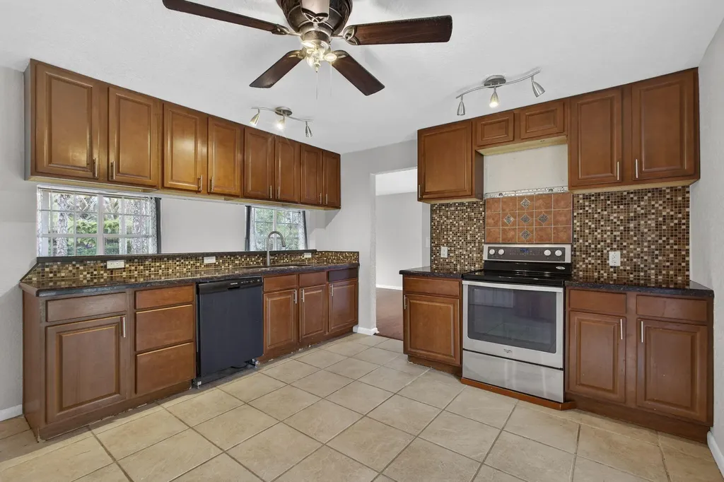 16932 Okeechobee Boulevard The Acreage FL 33470