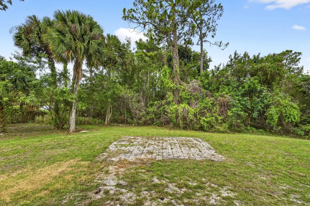 16932 Okeechobee Boulevard The Acreage FL 33470