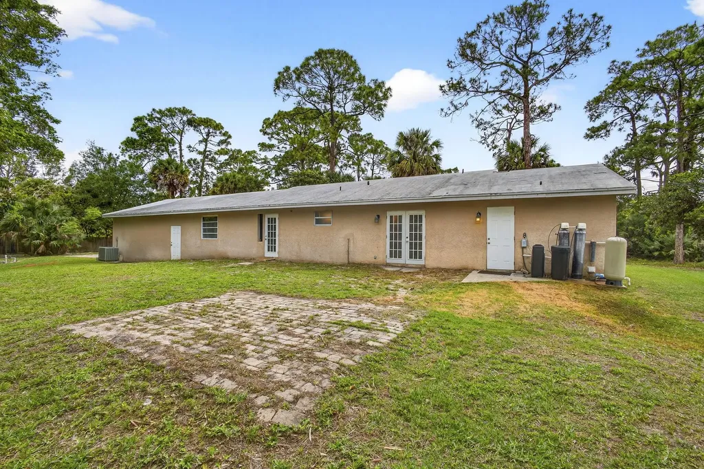 16932 Okeechobee Boulevard The Acreage FL 33470