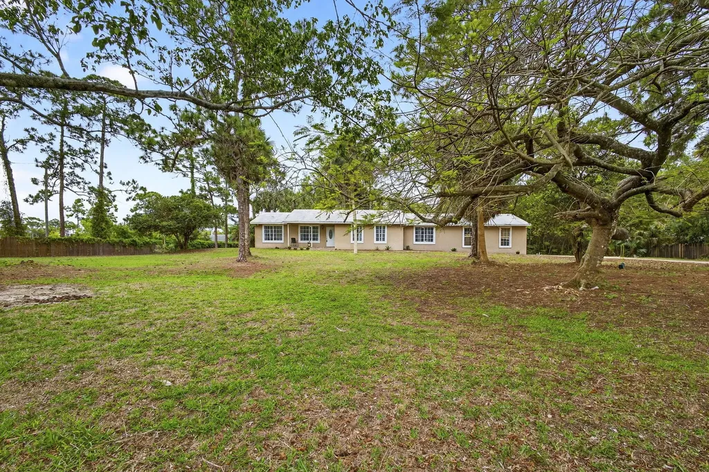 16932 Okeechobee Boulevard The Acreage FL 33470