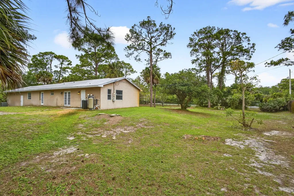 16932 Okeechobee Boulevard The Acreage FL 33470