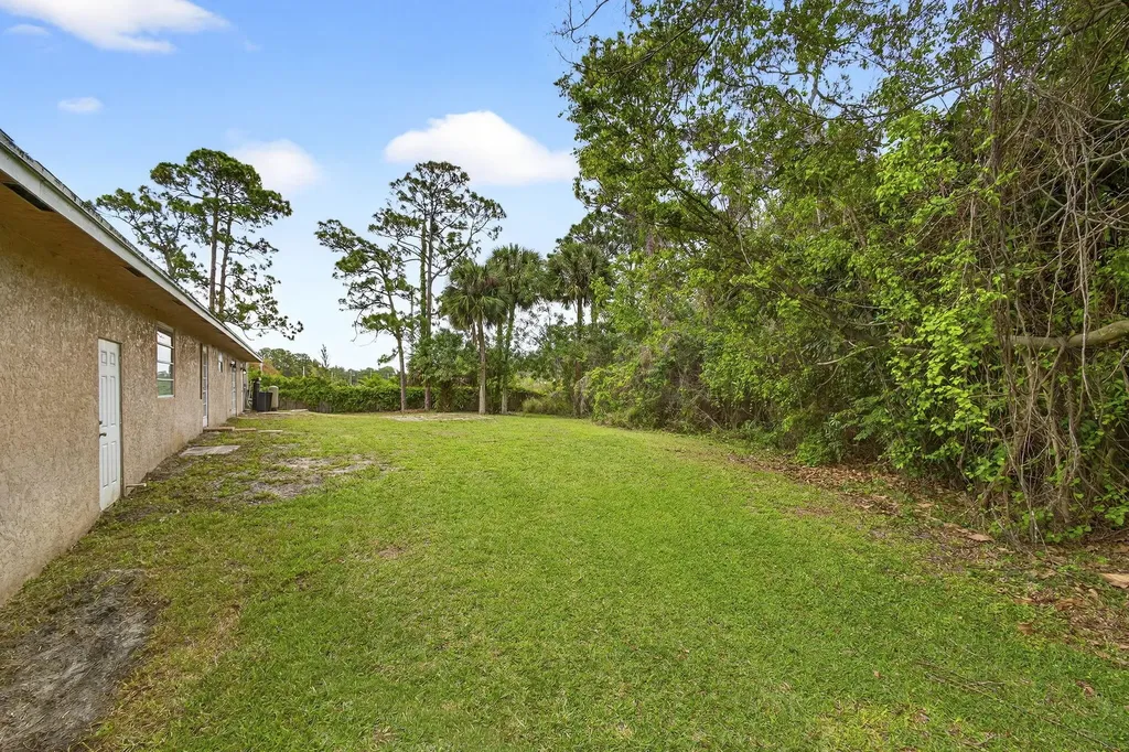 16932 Okeechobee Boulevard The Acreage FL 33470