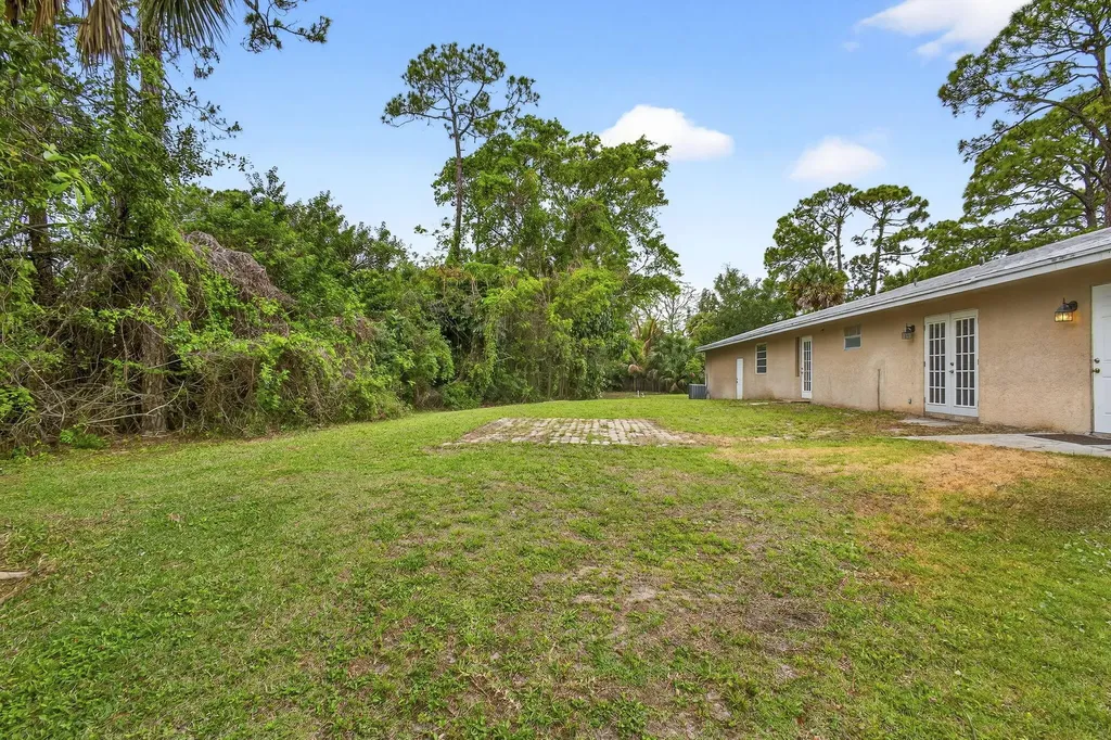 16932 Okeechobee Boulevard The Acreage FL 33470