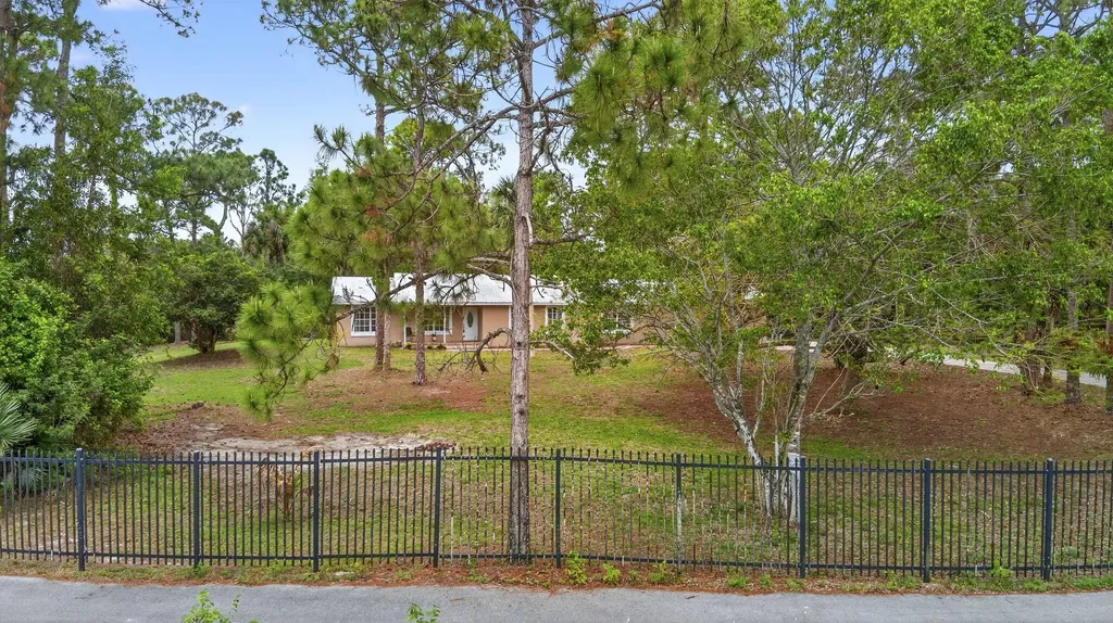 16932 Okeechobee Boulevard The Acreage FL 33470