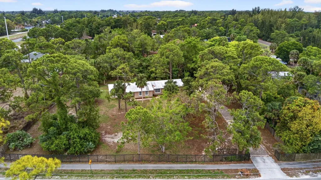 16932 Okeechobee Boulevard The Acreage FL 33470