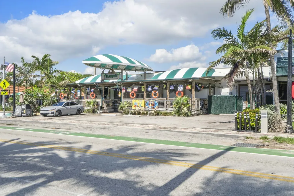 1968 NE 3rd Street Deerfield Beach FL 33441